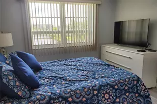 2220 N Cypress Bend Dr, Pompano Beach, FL 33069 - Photo 6