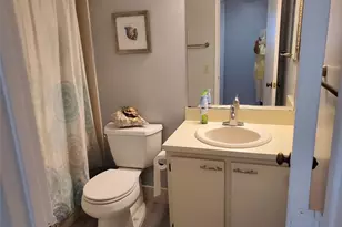 2220 N Cypress Bend Dr, Pompano Beach, FL 33069 - Photo 10