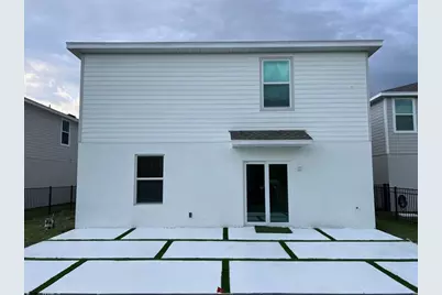 12121  Monterey Pine Ln, Fort Myers, FL 33966 - Photo 18