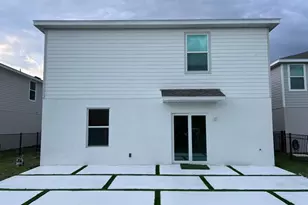 12121 Monterey Pine Ln, Fort Myers, FL 33966 - Photo 18