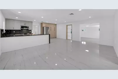 121 SE 8th St, Pompano Beach, FL 33060 - Photo 6