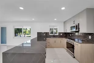 121 SE 8th St, Pompano Beach, FL 33060 - Photo 4