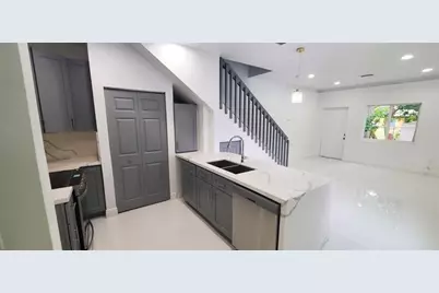431 NW 7th Ter, Fort Lauderdale, FL 33311 - Photo 8