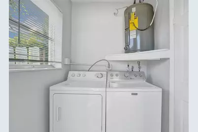 260 NE 41st St, Oakland Park, FL 33334 - Photo 14