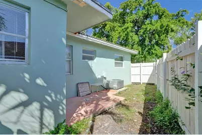 260 NE 41st St, Oakland Park, FL 33334 - Photo 30