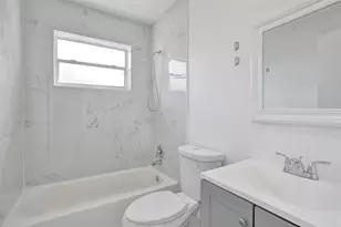 260 NE 41st St, Oakland Park, FL 33334 - Photo 16