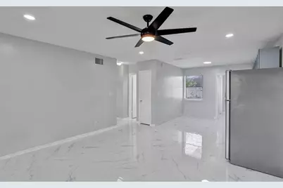 260 NE 41st St, Oakland Park, FL 33334 - Photo 8
