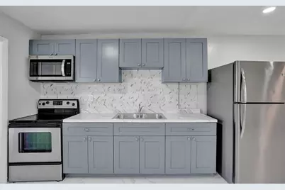 260 NE 41st St, Oakland Park, FL 33334 - Photo 12