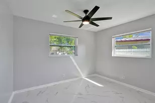 260 NE 41st St, Oakland Park, FL 33334 - Photo 18