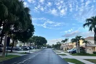 4046 Eastridge Cir, Deerfield Beach, FL 33064 - Photo 2