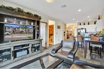 10396 W 34th Ln, Hialeah, FL 33018 - Photo 8