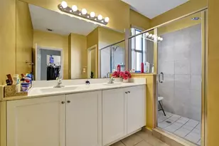 10396 W 34th Ln, Hialeah, FL 33018 - Photo 18