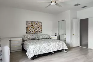 8885 NW 175th St, Hialeah, FL 33018 - Photo 14