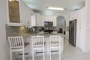 8885 NW 175th St, Hialeah, FL 33018 - Photo 12