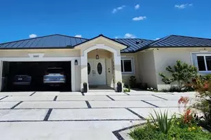 8885 NW 175th St, Hialeah, FL 33018 - Photo 2