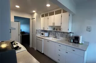 8105 NW 61st St, Tamarac, FL 33321 - Photo 8