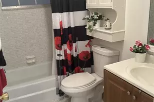 4211 NW 41st St, Lauderdale Lakes, FL 33319 - Photo 14