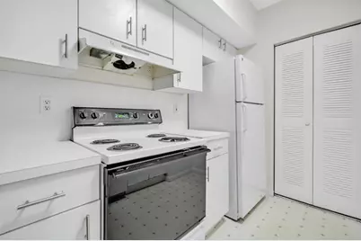 3221  Sabal Palm Mnr, Unit #207, Hollywood, FL 33024 - Photo 10