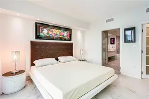 55 SE 6th St, Miami, FL 33131 - Photo 18