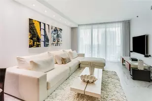 55 SE 6th St, Miami, FL 33131 - Photo 10