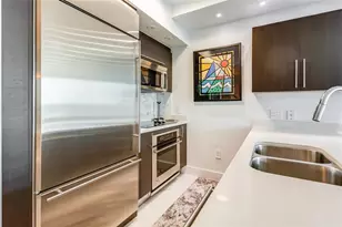 55 SE 6th St, Miami, FL 33131 - Photo 14