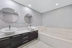 2950 NE 188th St, Aventura, FL 33180 - Photo 8