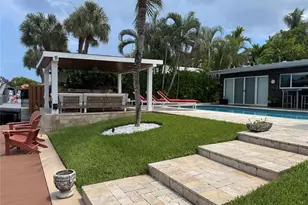 2761 NE 57th Ct, Fort Lauderdale, FL 33308 - Photo 2