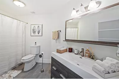 8340 NW 167th Ter, Miami Lakes, FL 33016 - Photo 14