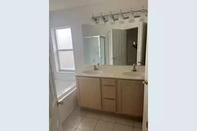 2458 SE Wald St, Port Saint Lucie, FL 34984 - Photo 14