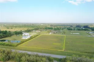 555 65th Ave SW, Vero Beach, FL 32968 - Photo 2