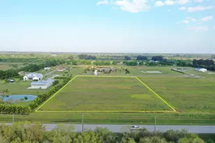 555 65th Ave SW, Vero Beach, FL 32968 - Photo 4