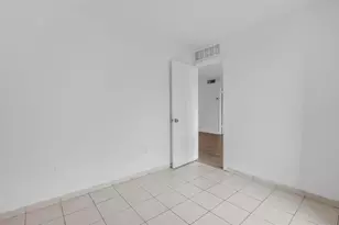 4801 NW 7th St, Miami, FL 33126 - Photo 12