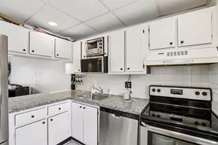 7897 Golf Cir Dr, Margate, FL 33063 - Photo 16