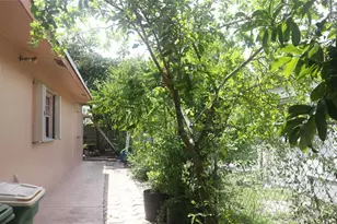 8261 NW 66th Terrace, Tamarac, FL 33321 - Photo 26