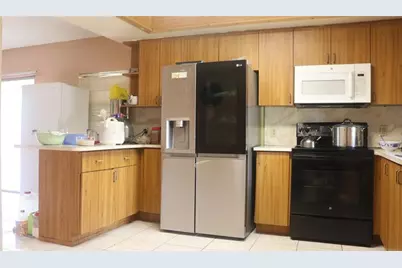 8261 NW 66th Ter, Tamarac, FL 33321 - Photo 18