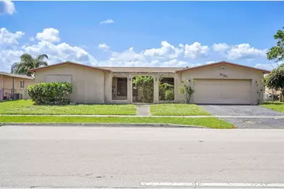 8720  Pasadena Blvd, Pembroke Pines, FL 33024 - Photo 4
