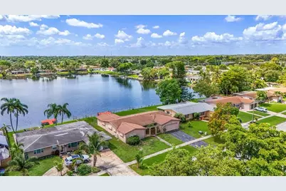 8720  Pasadena Blvd, Pembroke Pines, FL 33024 - Photo 42