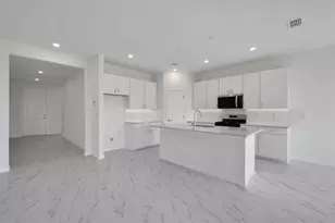 5501 NW Camberly Ct, Port Saint Lucie, FL 34987 - Photo 2