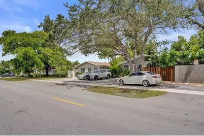 2031 NE 56th St, Fort Lauderdale, FL 33308 - Photo 2