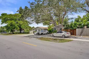 2031 NE 56th St, Fort Lauderdale, FL 33308 - Photo 2