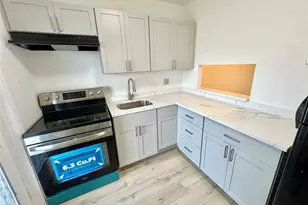 981 Hillcrest Ct, Hollywood, FL 33021 - Photo 2