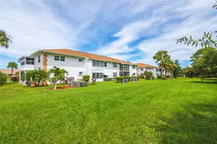 1217 S Lakes End Dr, Fort Pierce, FL 34982 - Photo 2