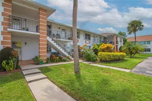 1217 S Lakes End Dr, Fort Pierce, FL 34982 - Photo 1