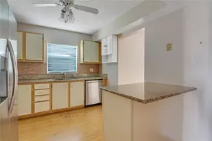 1217 S Lakes End Dr, Fort Pierce, FL 34982 - Photo 8