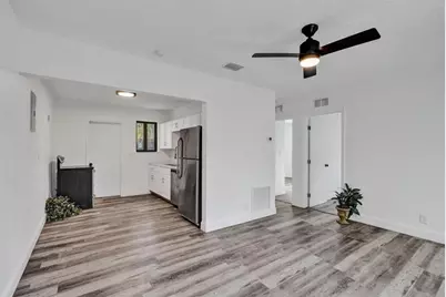 1810 NW 9th St, Fort Lauderdale, FL 33311 - Photo 12