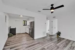 1810 NW 9th St, Fort Lauderdale, FL 33311 - Photo 12