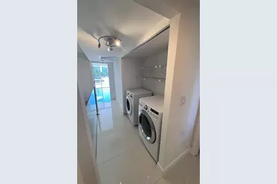 916 NE 27th Ave, Unit #916, Hallandale Beach, FL 33009 - Photo 12