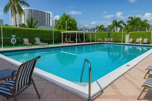 916 NE 27th Ave, Hallandale Beach, FL 33009 - Photo 16