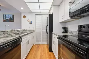 1237 NW 123rd Terrace, Pembroke Pines, FL 33026 - Photo 8