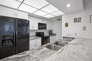 1237 NW 123rd Terrace, Pembroke Pines, FL 33026 - Photo 2